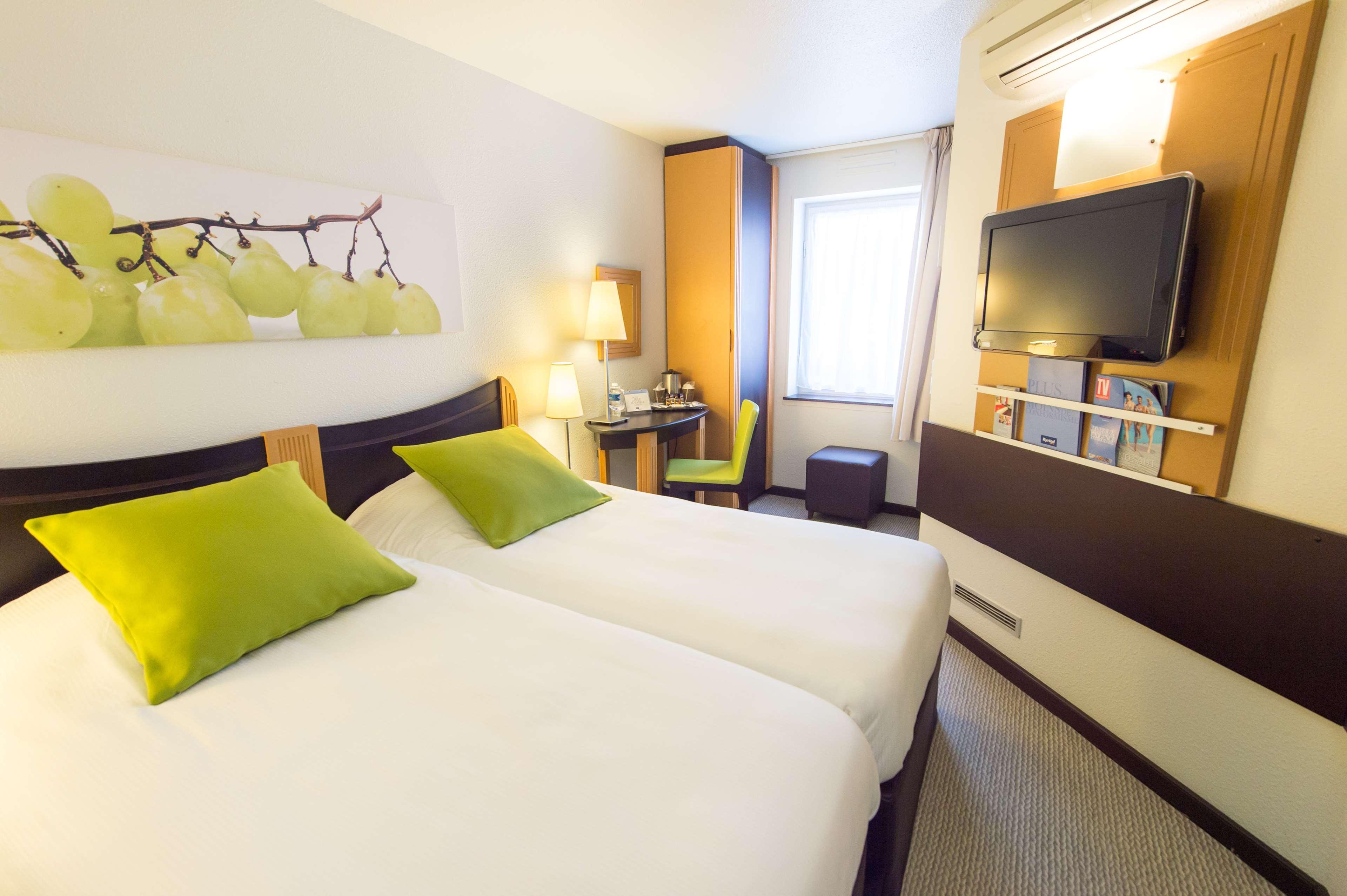 Kyriad Villefranche Sur Saone Екстер'єр фото