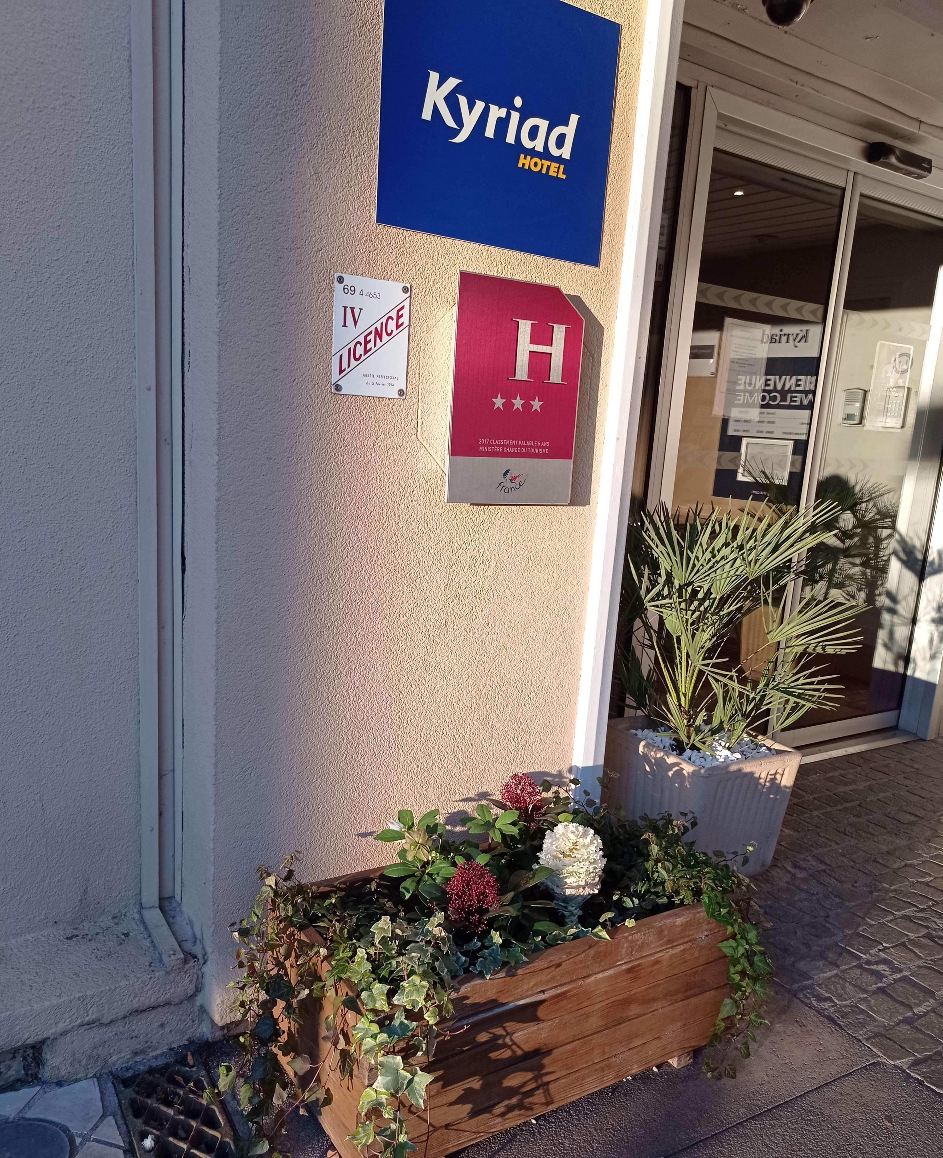 Kyriad Villefranche Sur Saone Екстер'єр фото