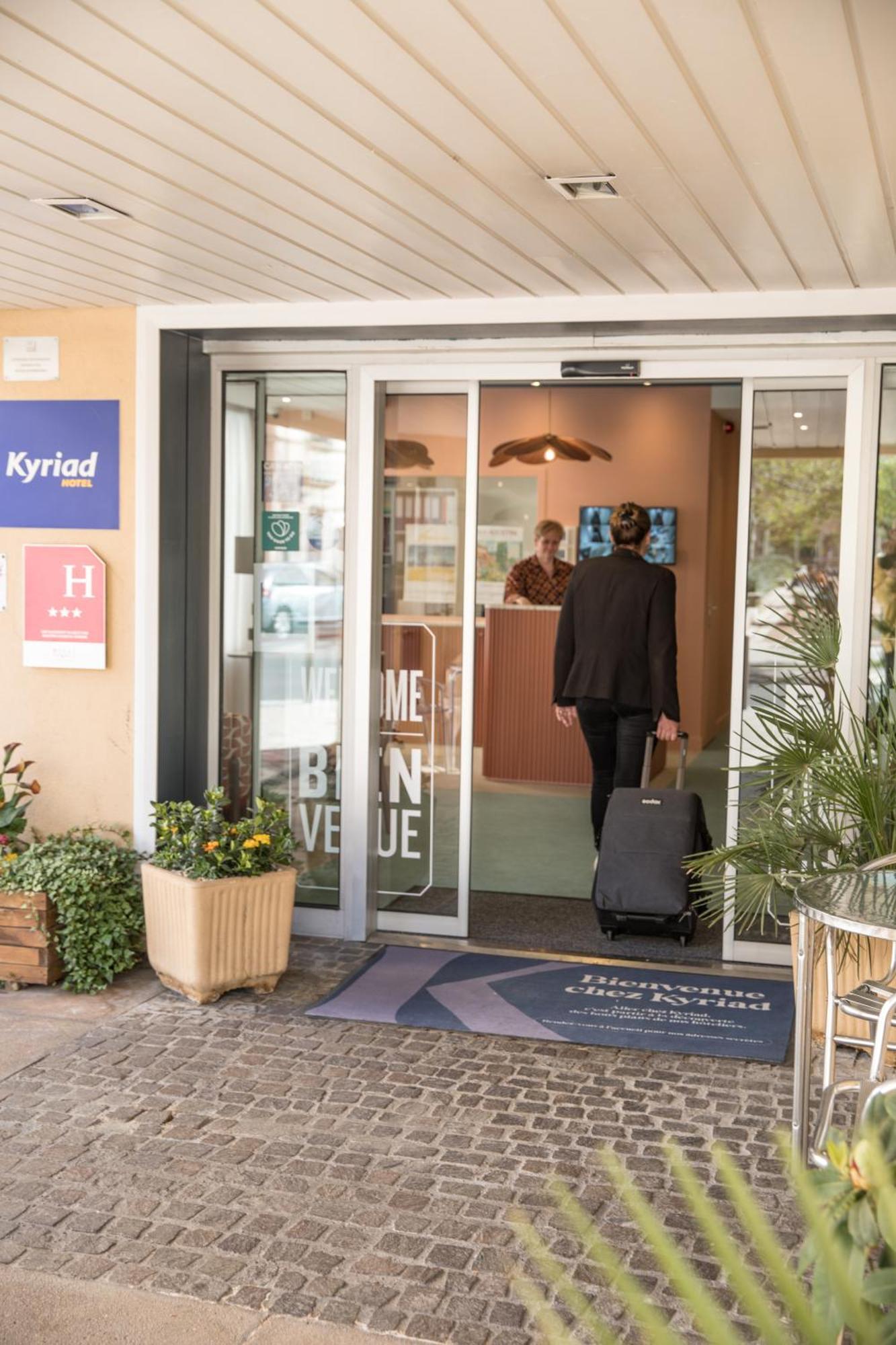 Kyriad Villefranche Sur Saone Екстер'єр фото